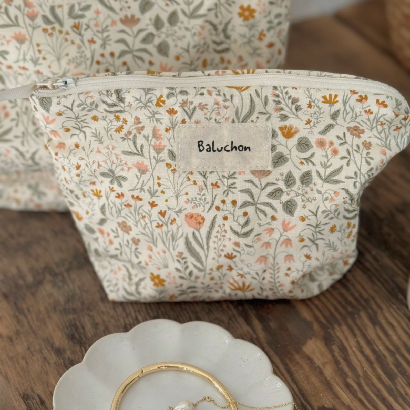 1974-t-1970-trousse-a-cosmetique-format-petit-wwwbaluchonaccessoireca1.jpg