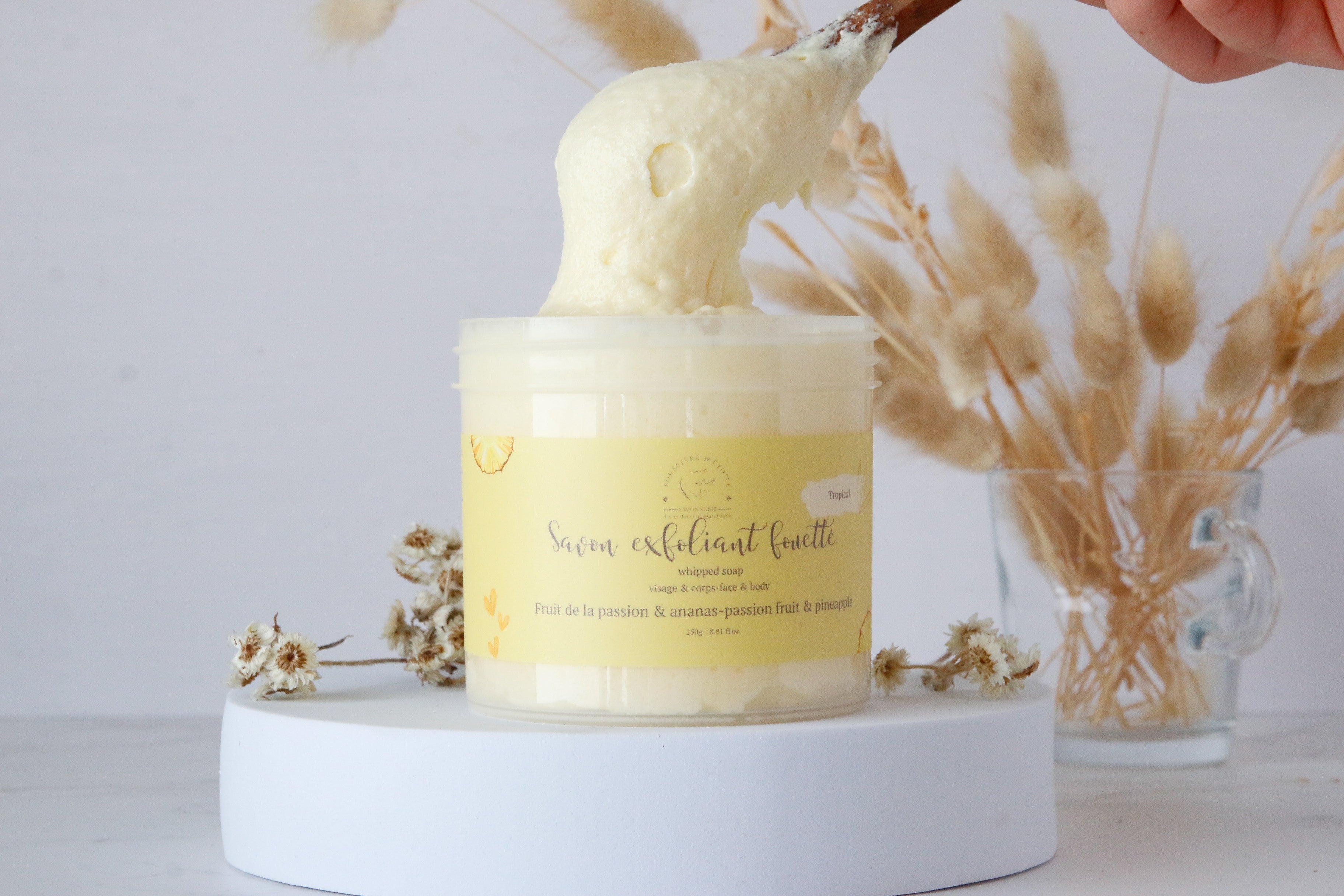 Savon exfoliant fouetté | Fruit de passion & ananas
