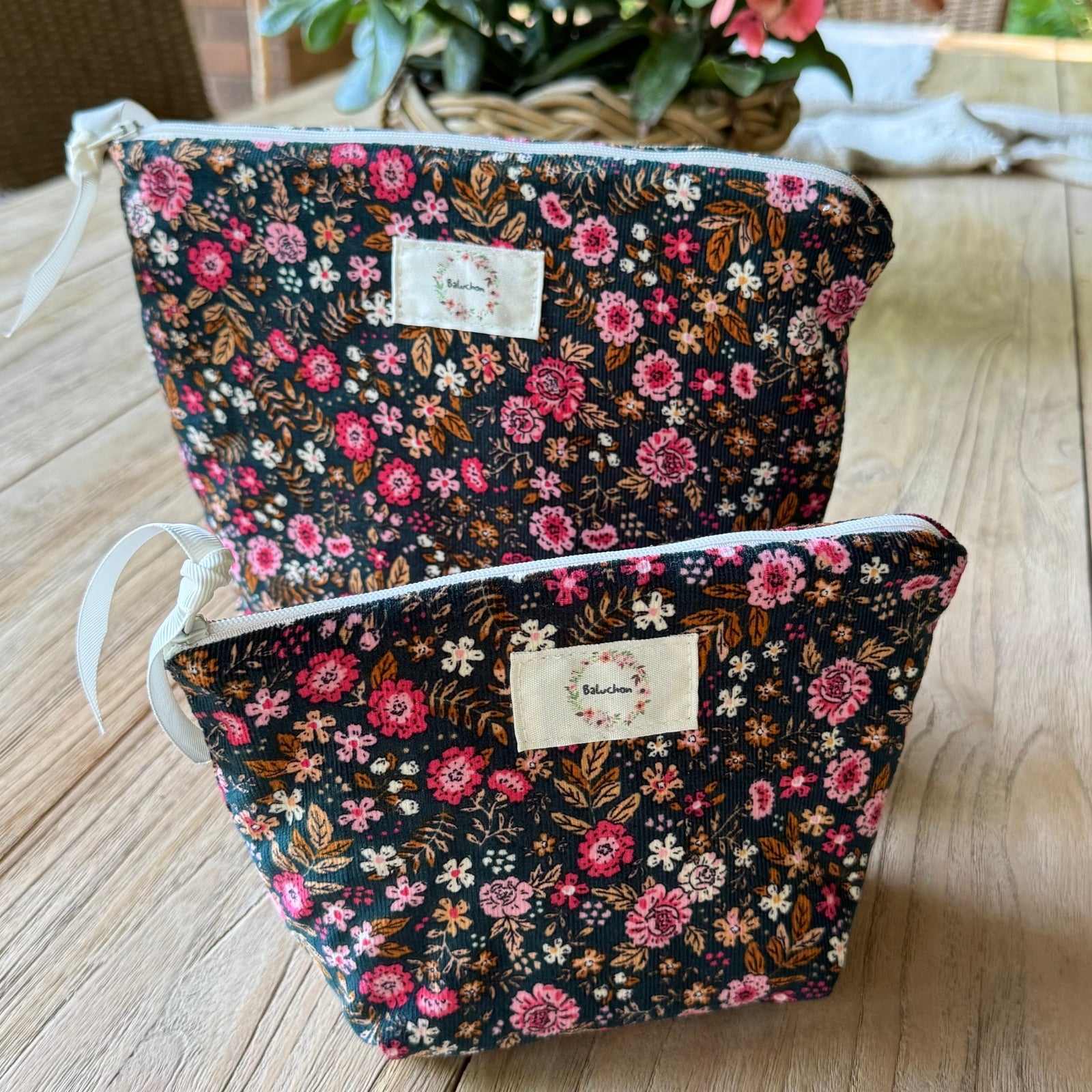 Sac à cosmétique format petit en corduroy fleuri