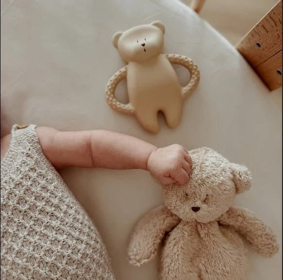 Anneau de dentition en caoutchouc naturel Moonie Bear - Sable