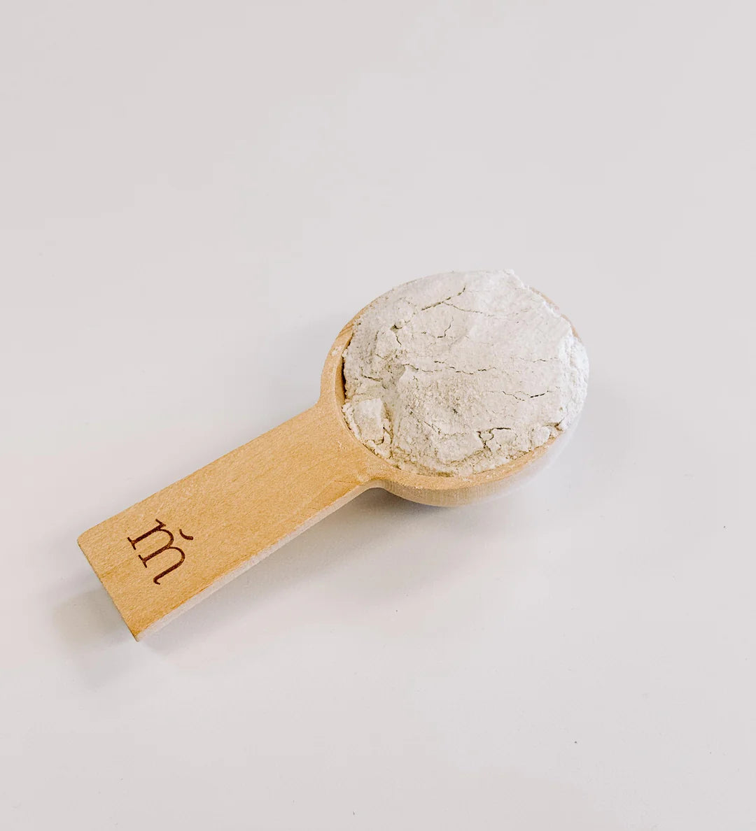 Cuillere-en-bois-pour-bain-moussant-3_7329eac1-43b5-4e81-be23-3937881cd529.webp