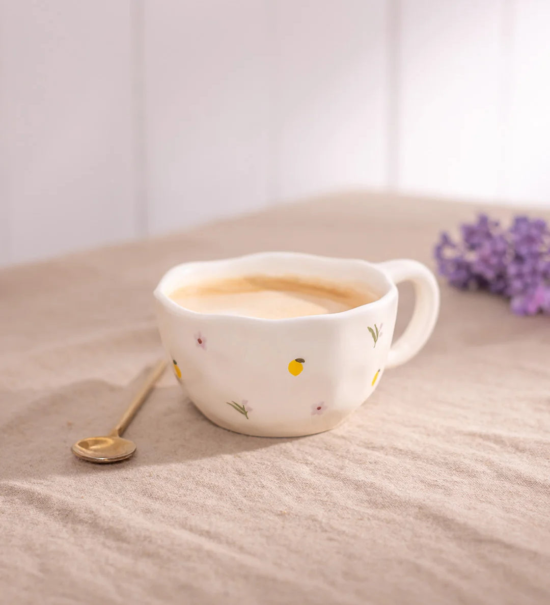Tasse-citrons-et-fleurs-2.webp