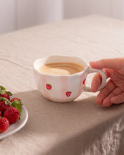 Tasse en céramique - Rayures de fraises