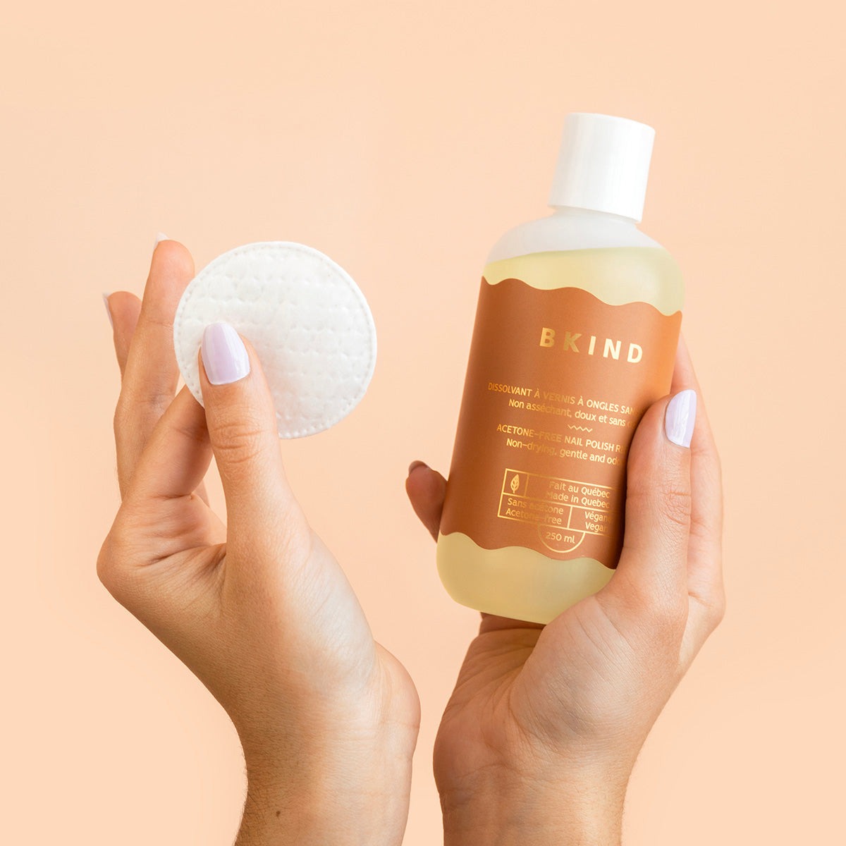 Dissolvant à vernis à ongles sans acétone