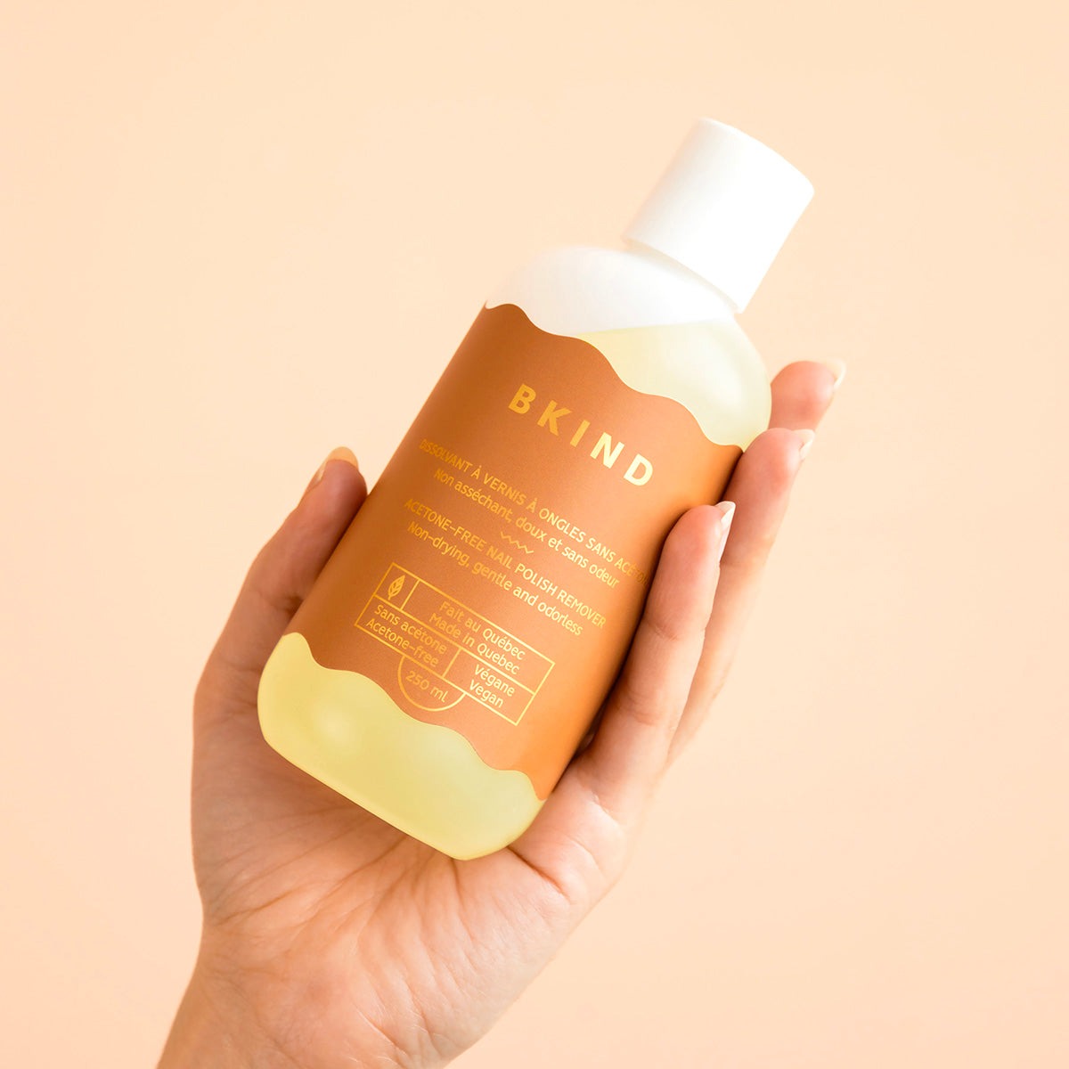 Dissolvant à vernis à ongles sans acétone