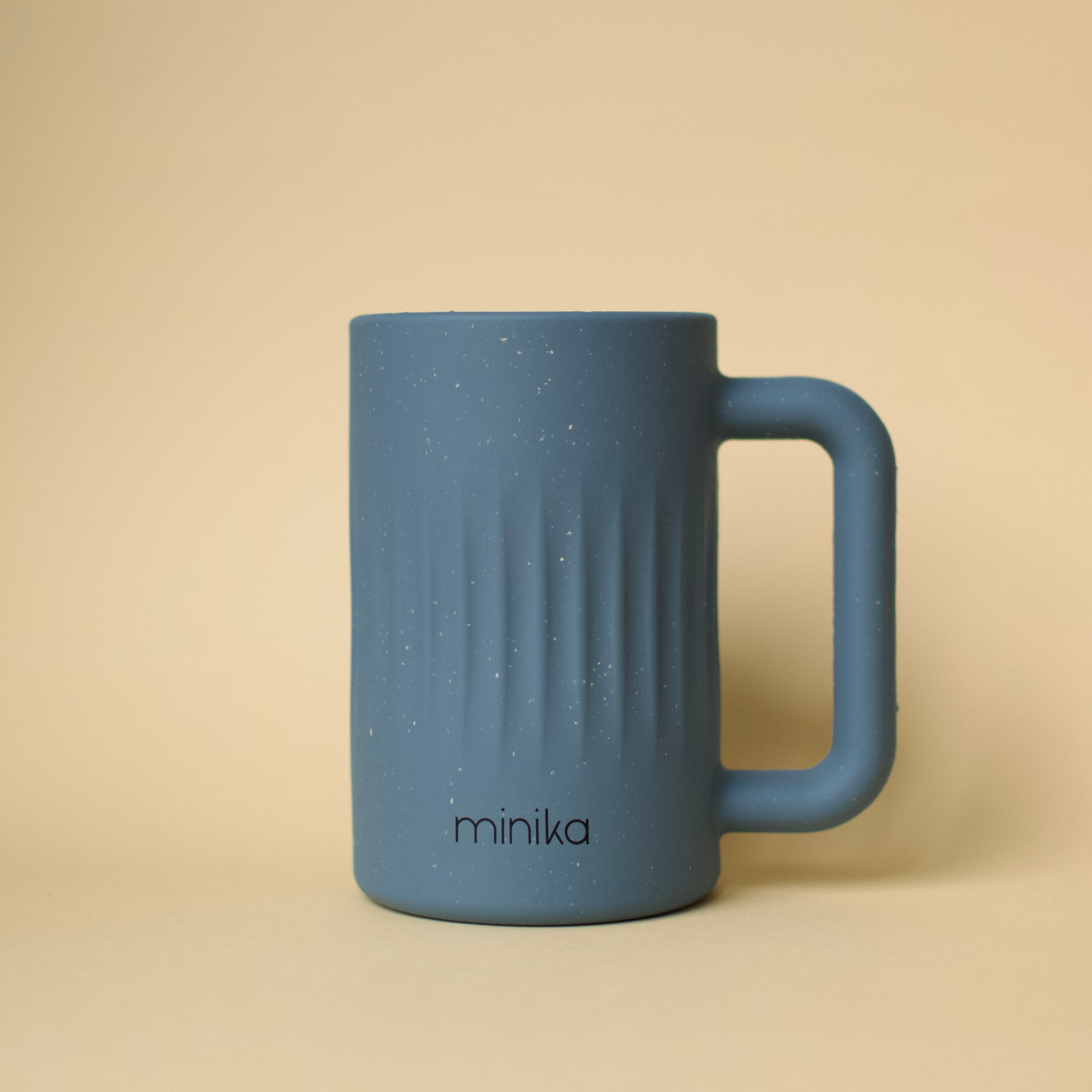 Tasse de rinçage pour le bain
