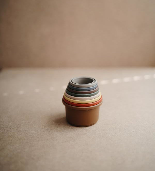 Jouet de tasses empilables  Retro